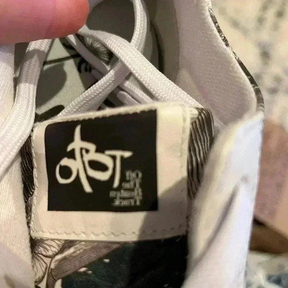 NEW OTBT court in tropical sneaker size 8.5 low top - Picture 7 of 8